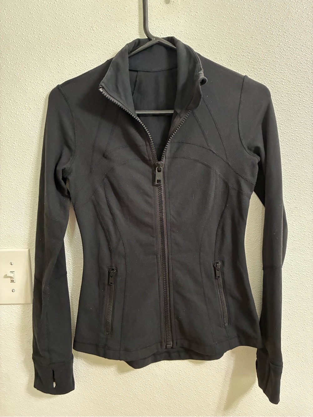 Lululemon Black Zip-Up Jacket - Sleek Fitted Style 4